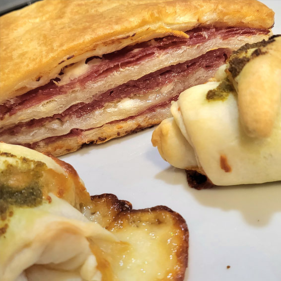 Rotolini di tacchino e Multistrato di salame Milano ad aperitivo o apericena!